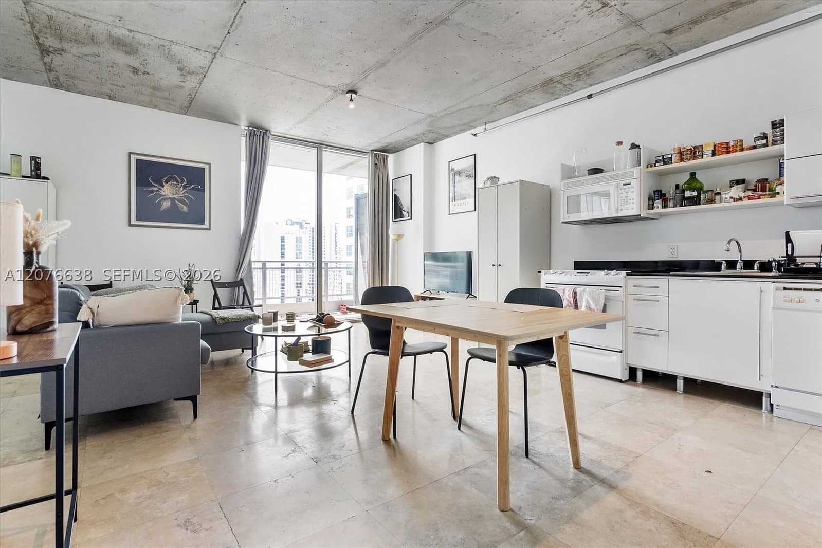 Condo — 690 1st Ct #2025, Miami, FL 33130