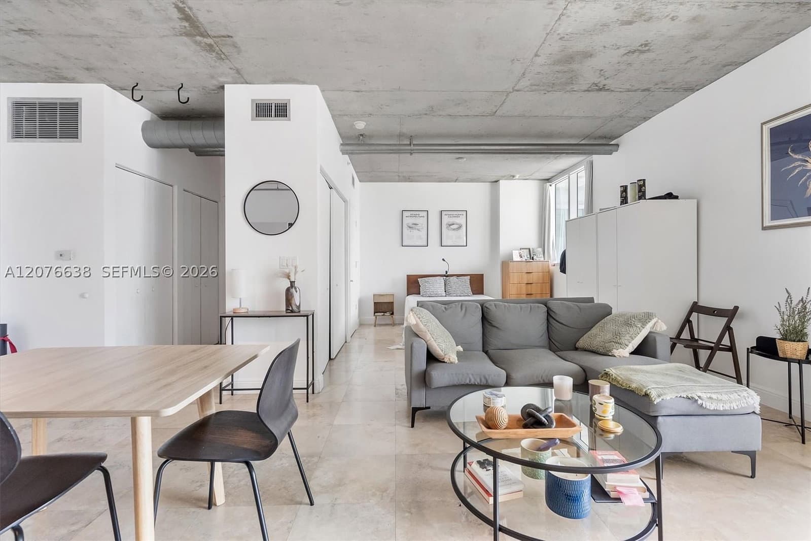 Condo — 690 1st Ct #2025, Miami, FL 33130