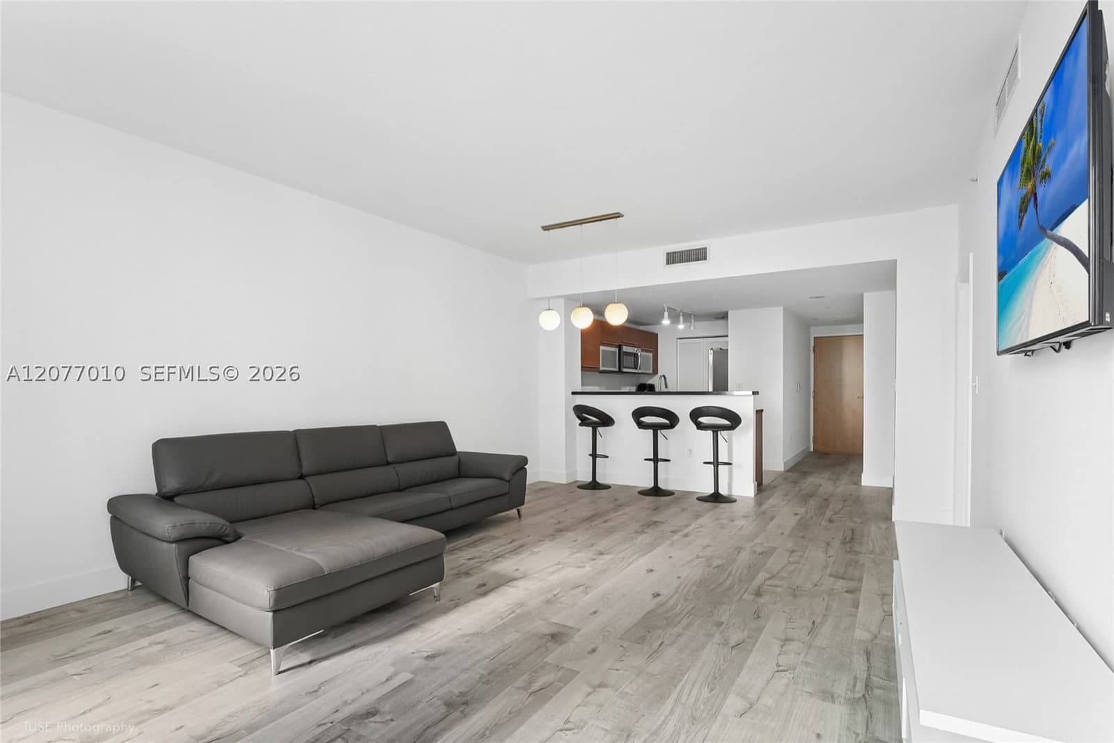 1+1 Condo — 253 2nd St #2104, Miami, FL 33132