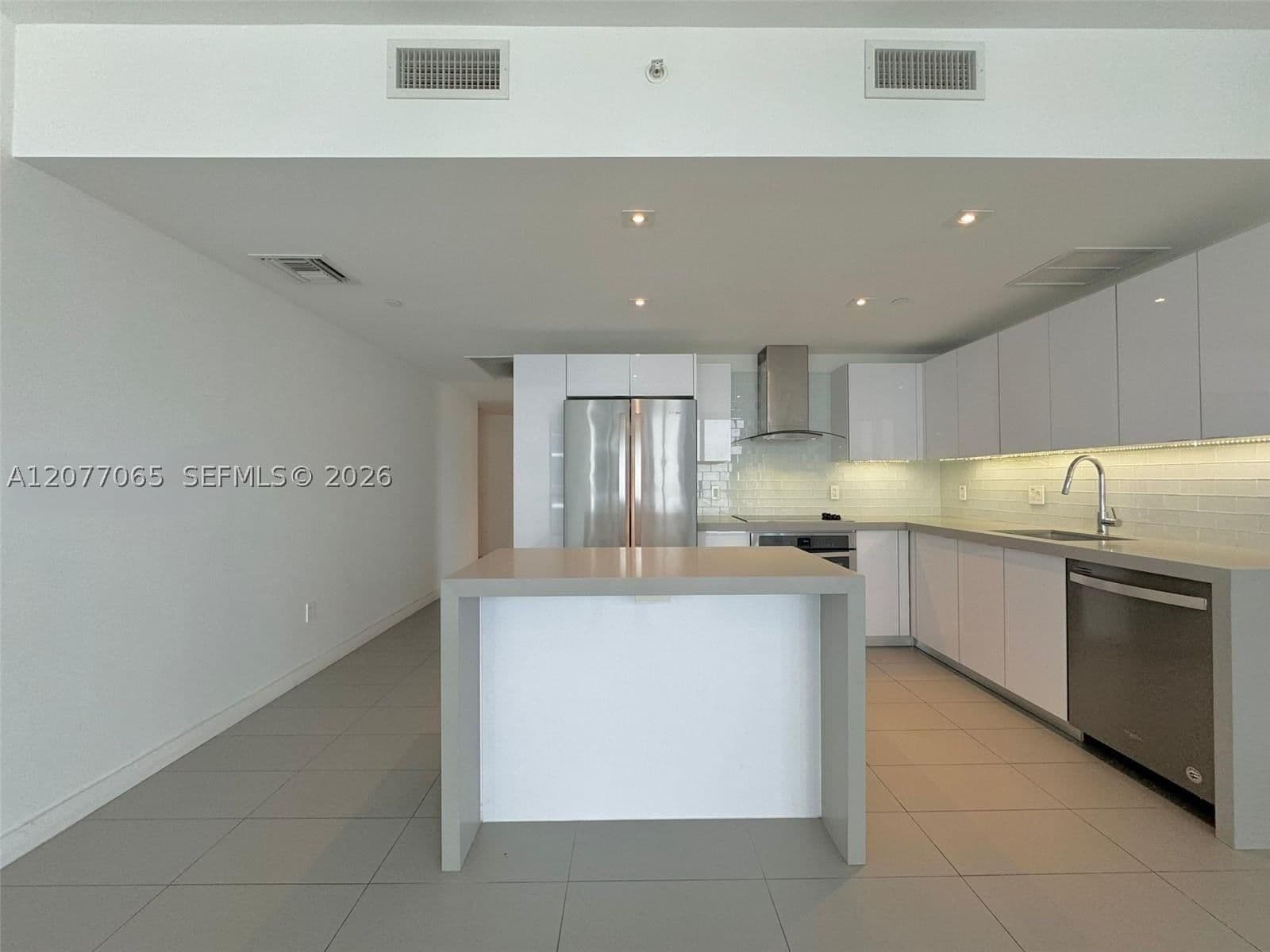 2+1 Condo — 1600 1st Ave #1416, Miami, FL 33132