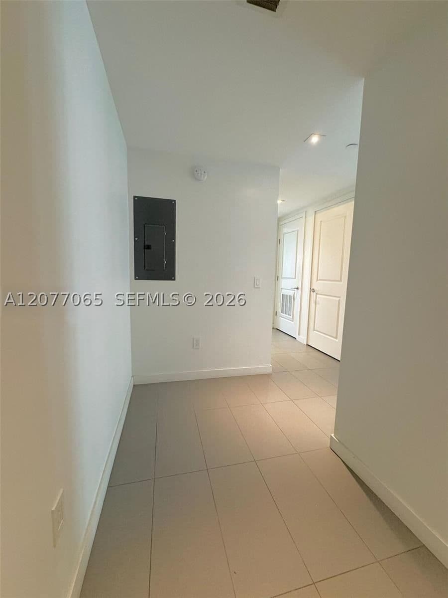 2+1 Condo — 1600 1st Ave #1416, Miami, FL 33132
