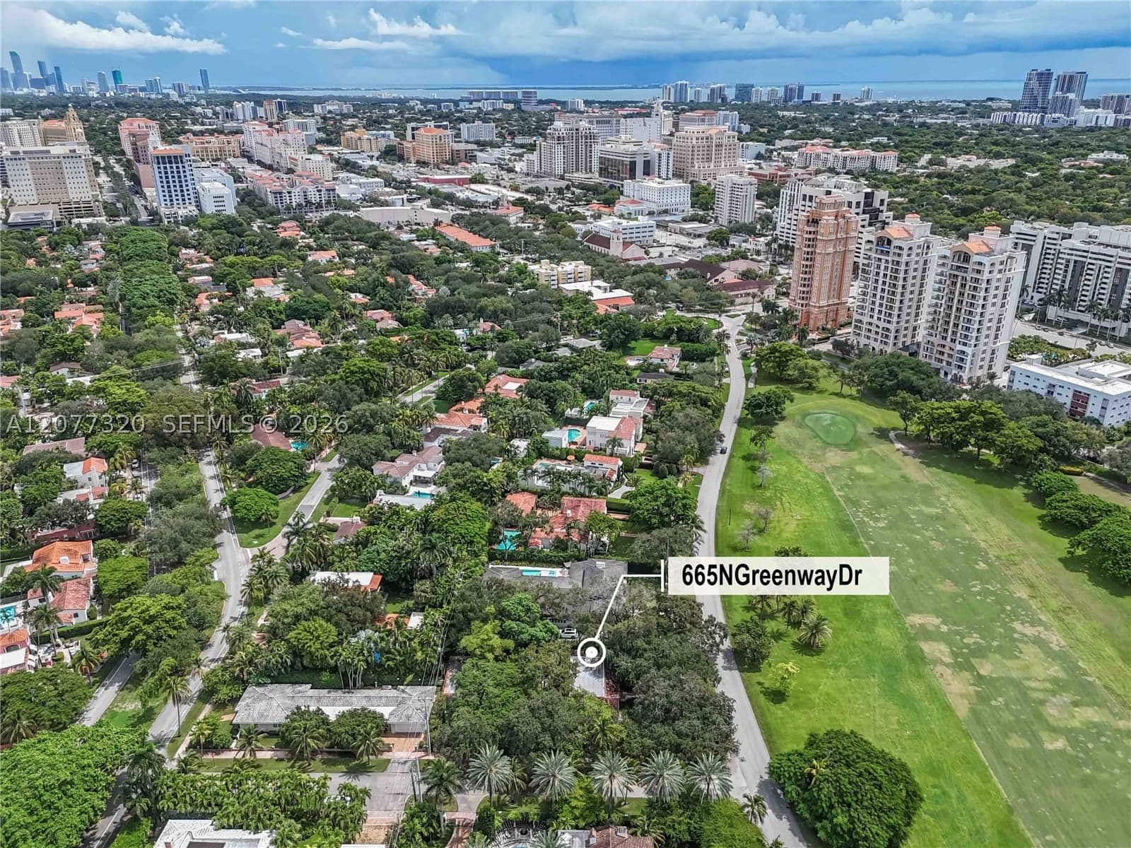 4+1 Müstakil ev — 665 Greenway Dr, Coral Gables, FL 33134
