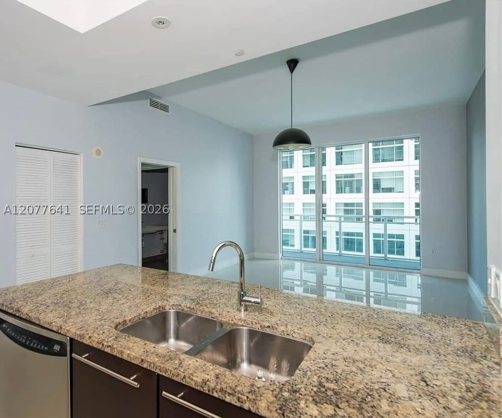1-bedroom Condo — 950 Brickell Bay Dr #902, Miami, FL 33131