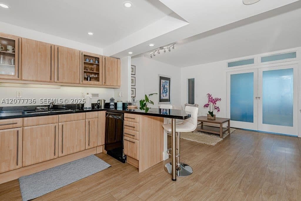 1-bedroom Condo — 2301 Collins Ave #1242, Miami Beach, FL 33139