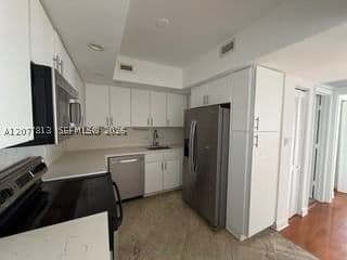 2+1 Condo — 5600 Collins Ave #15J, Miami Beach, FL 33140
