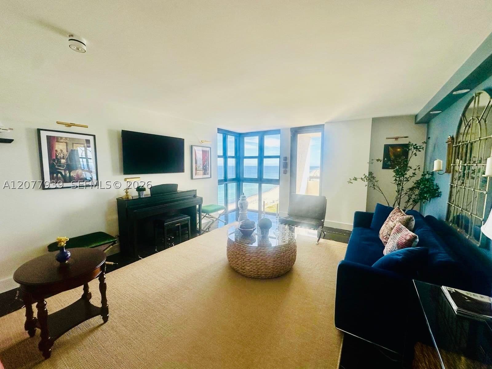 1-bedroom Condo — 2555 Collins Ave #PH114, Miami Beach, FL 33140