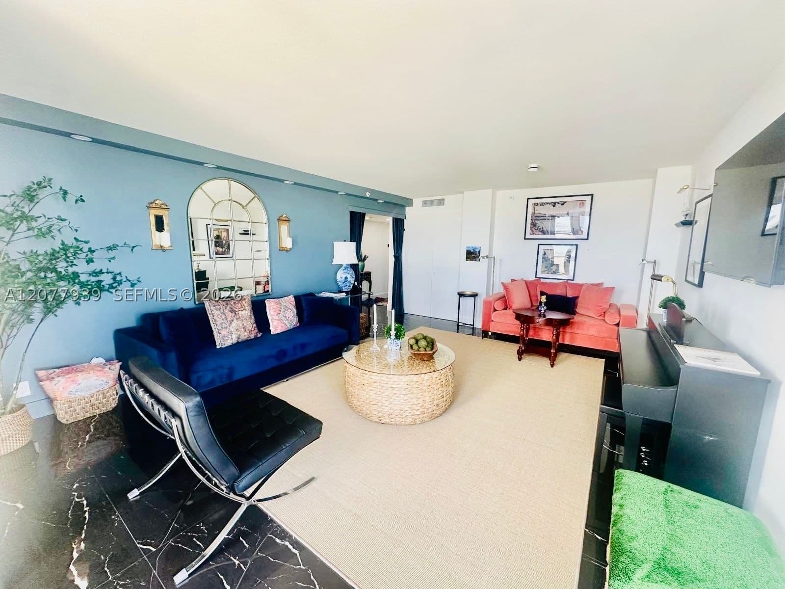 1-bedroom Condo — 2555 Collins Ave #PH114, Miami Beach, FL 33140