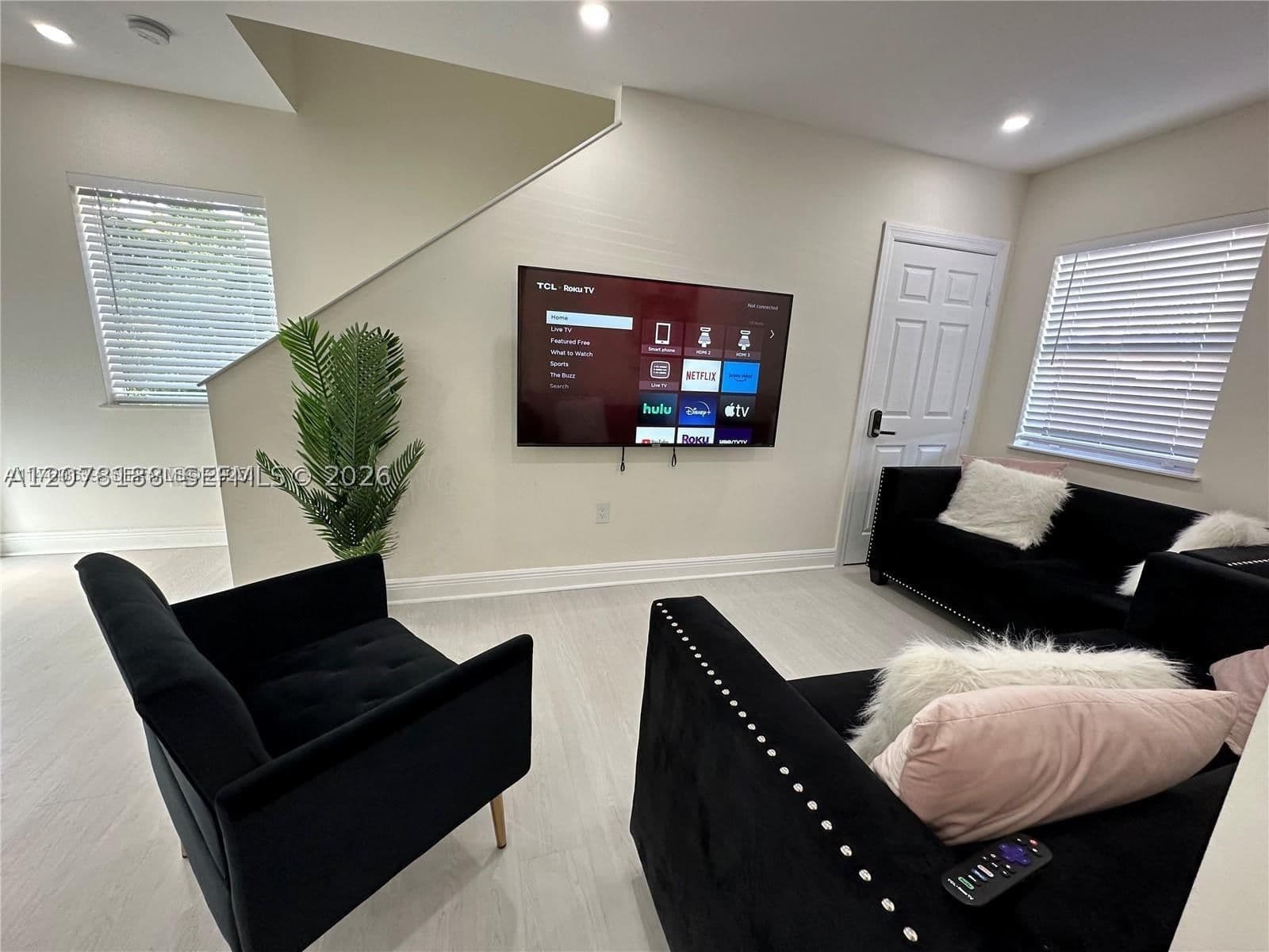 Duplex — 875 2nd St, Miami, FL 33128
