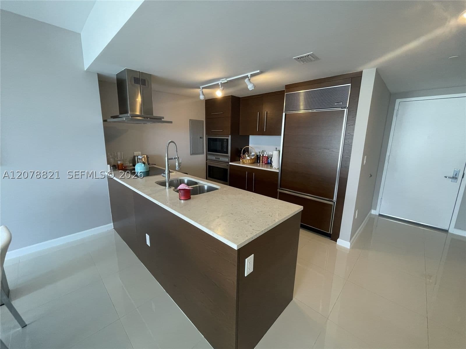 2-bedroom Property — 495 Brickell Ave #1103, Miami, FL 33131