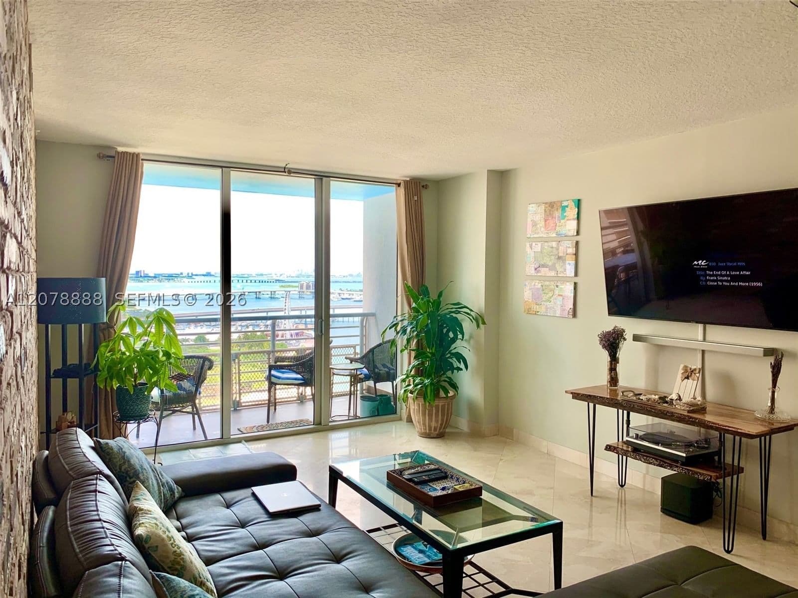 2+1 Condo — 325 Biscayne Blvd #2714, Miami, FL 33131