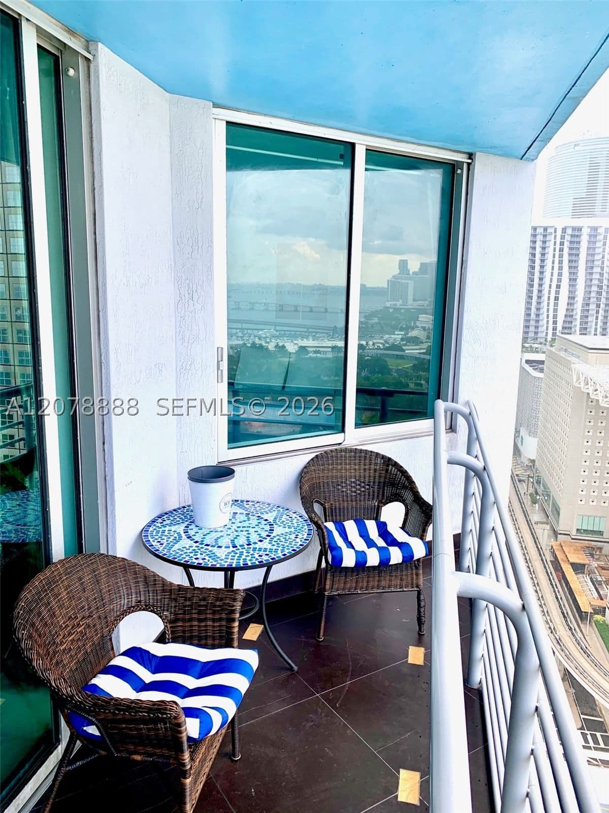 2+1 Condo — 325 Biscayne Blvd #2714, Miami, FL 33131