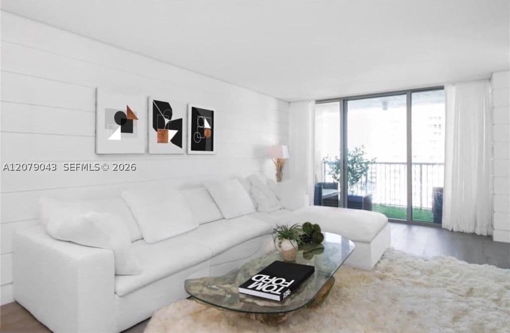 1-bedroom Condo — 2655 Collins Ave #1003, Miami Beach, FL 33140