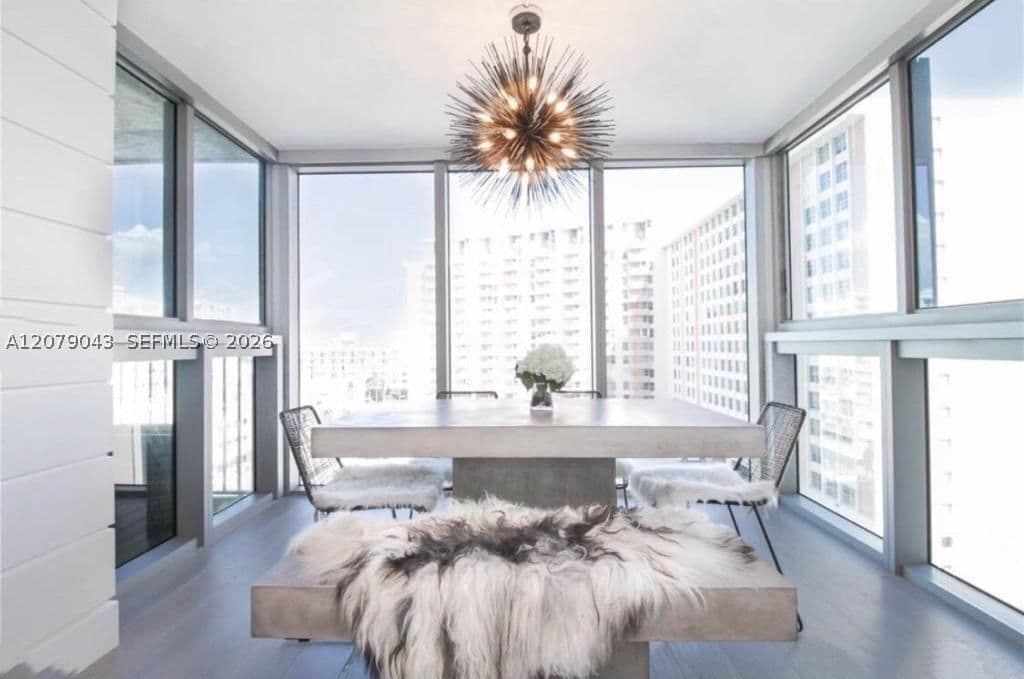 1-bedroom Condo — 2655 Collins Ave #1003, Miami Beach, FL 33140