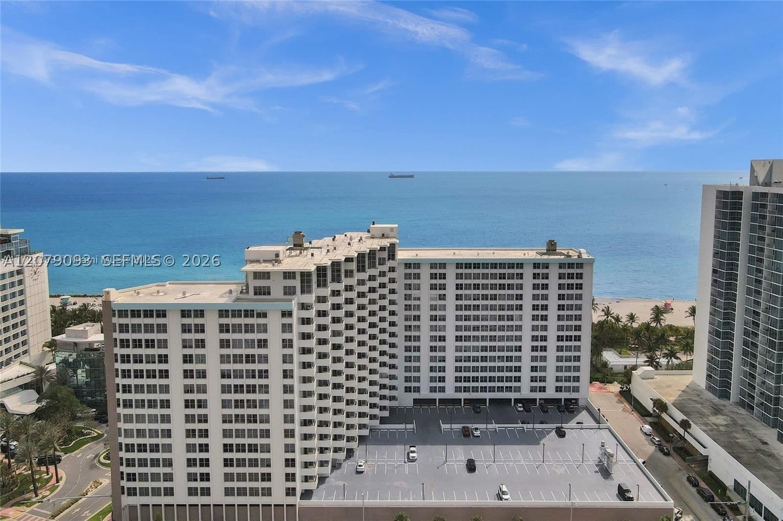 Condo — 2899 Collins Ave #544, Miami Beach, FL 33140