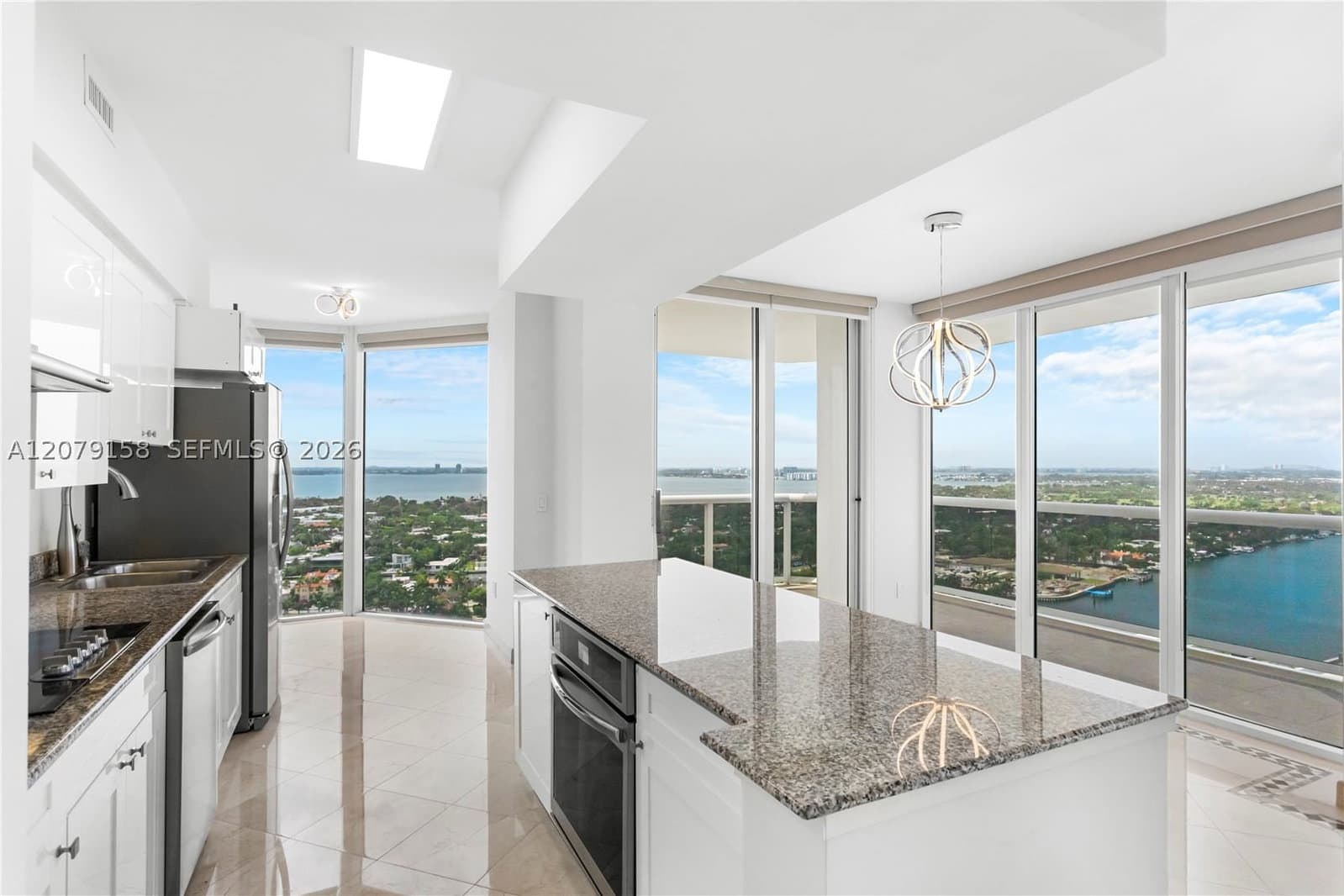 2+1 Condo — 4779 Collins Ave #2707, Miami Beach, FL 33140