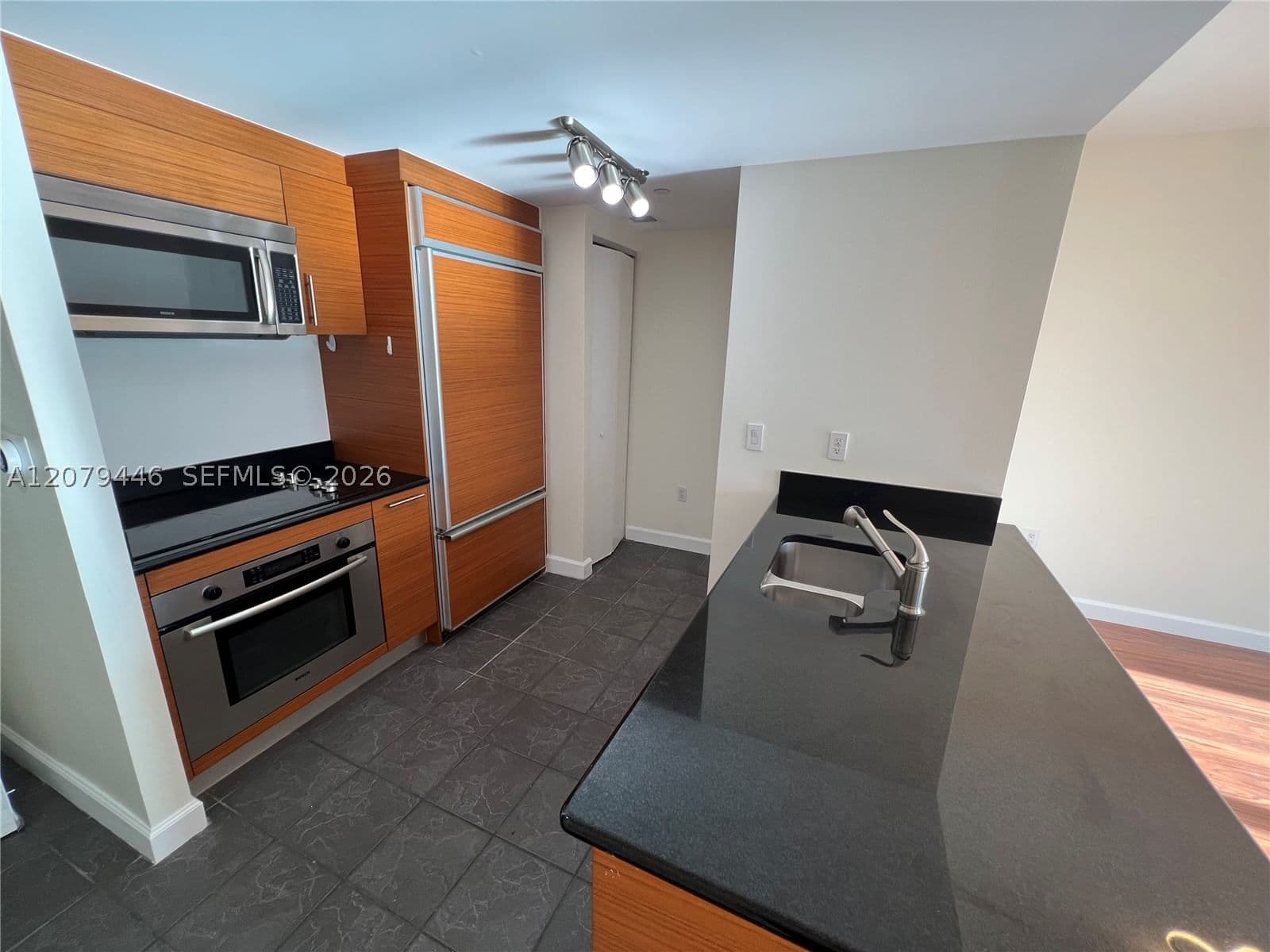 1+1 Condo — 50 Biscayne Blvd #4507, Miami, FL 33132