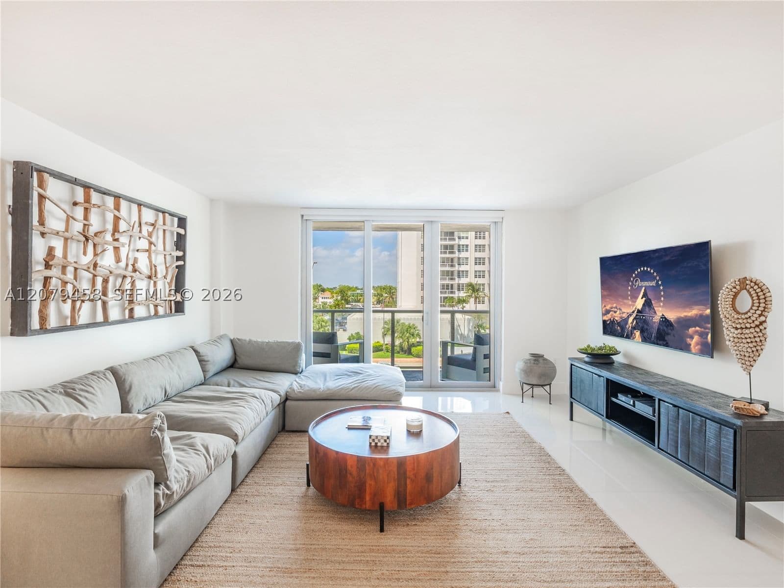 1+1 Condo — 5701 Collins Ave #307, Miami Beach, FL 33140