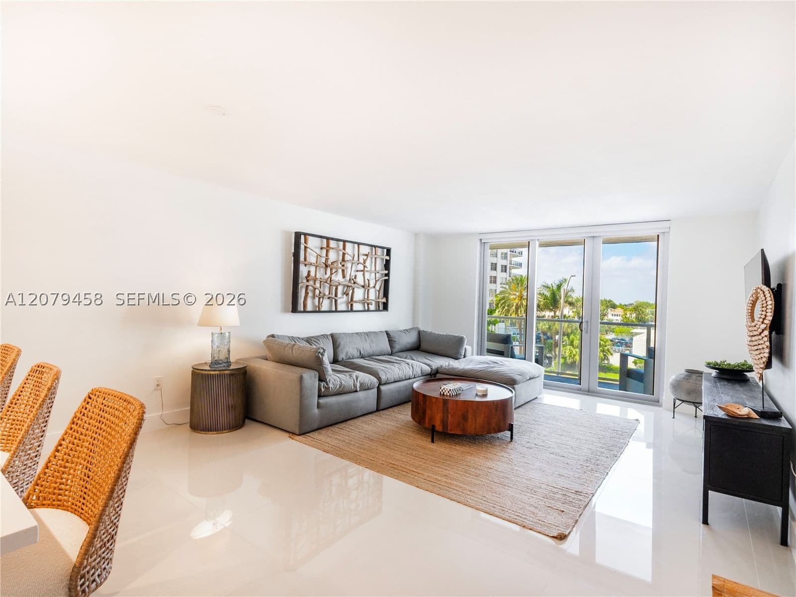 1+1 Condo — 5701 Collins Ave #307, Miami Beach, FL 33140