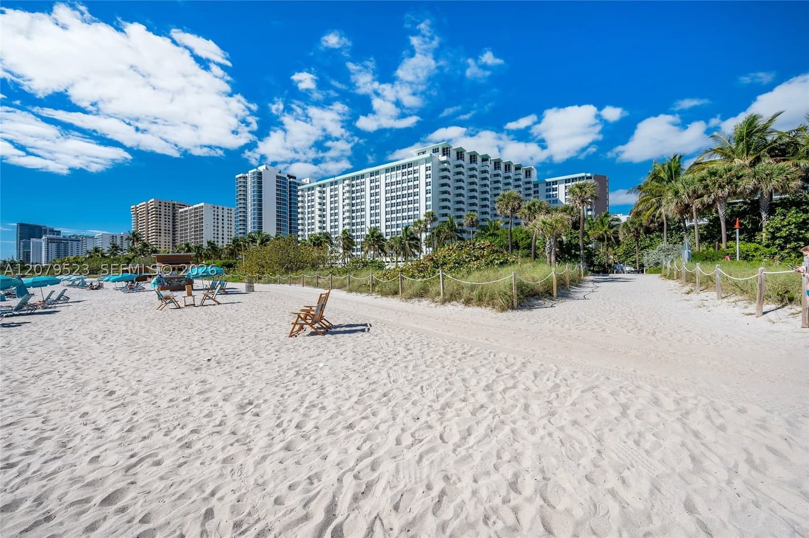 1-bedroom Condo — 2899 Collins Ave #1505, Miami Beach, FL 33140