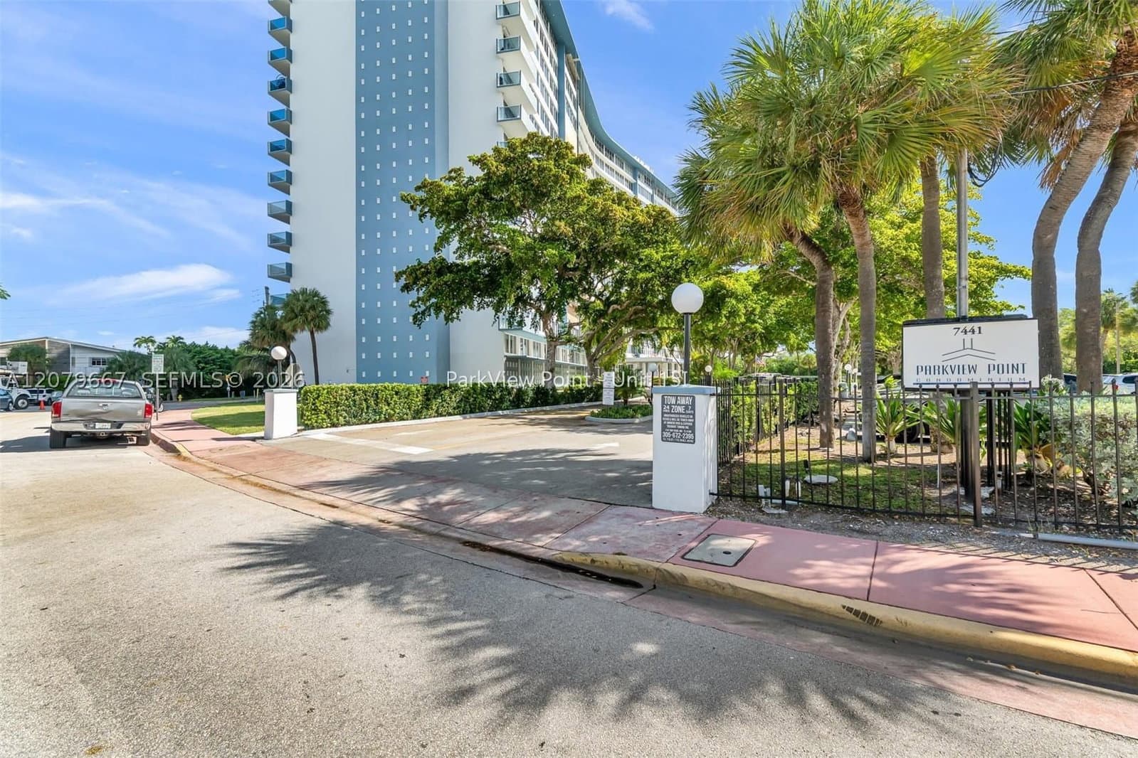 2+1 Condo — 7441 Wayne #15I, Miami Beach, FL 33141