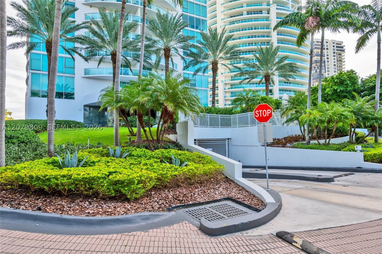 1-bedroom Condo — 2101 Brickell Ave #1104, Miami, FL 33129