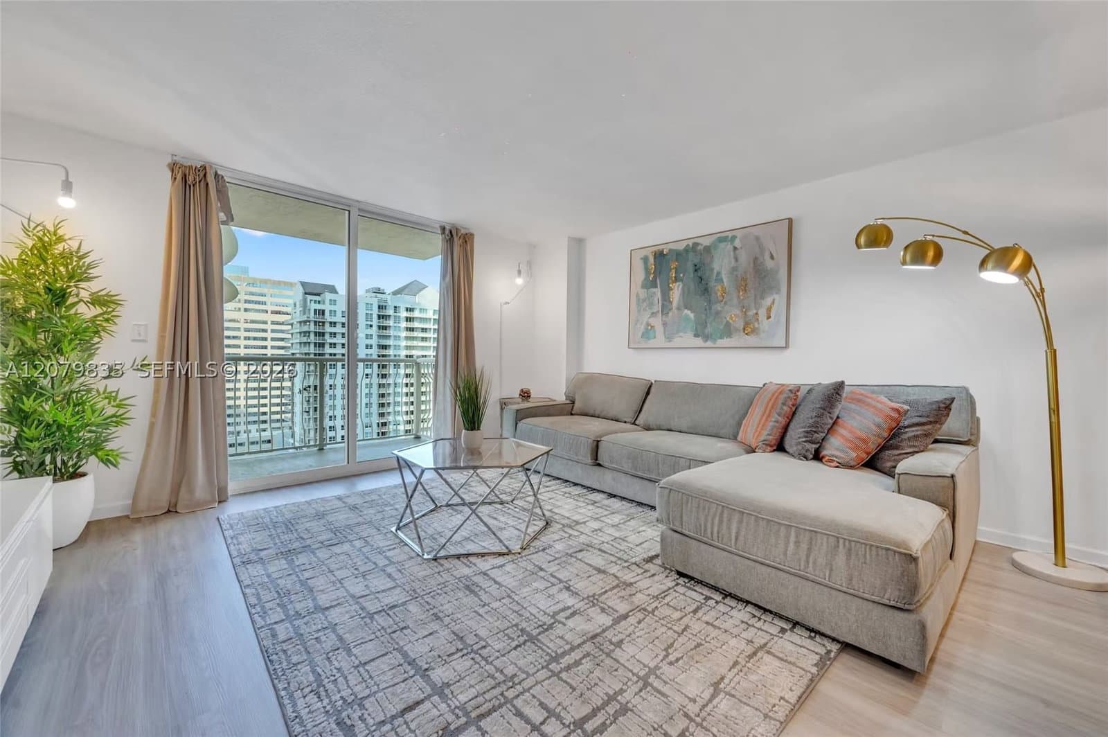 1+1 Condo — 1200 Brickell Bay Dr #2904, Miami, FL 33131