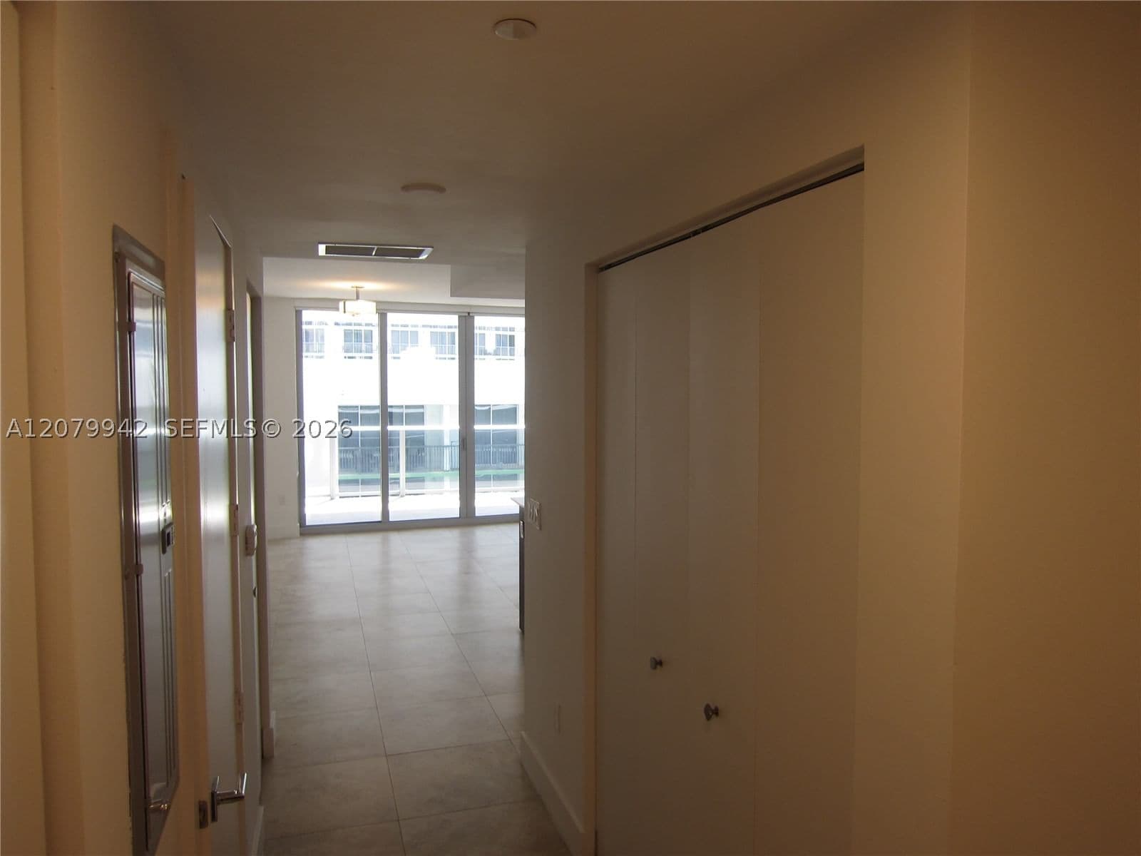 1-bedroom Condo — 488 18th St #3404, Miami, FL 33132