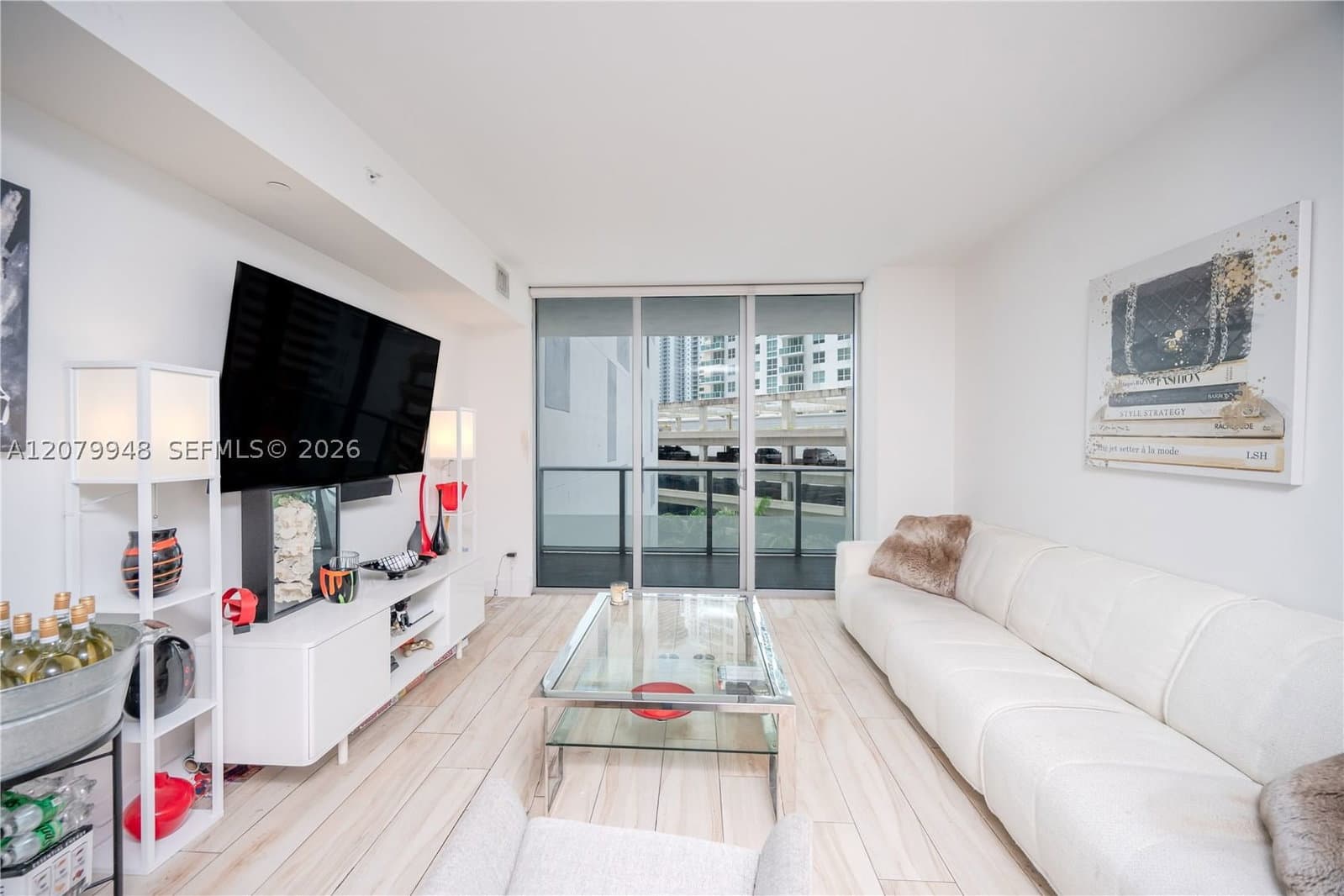 1+1 Condo — 1300 Brickell Bay Dr #710, Miami, FL 33131
