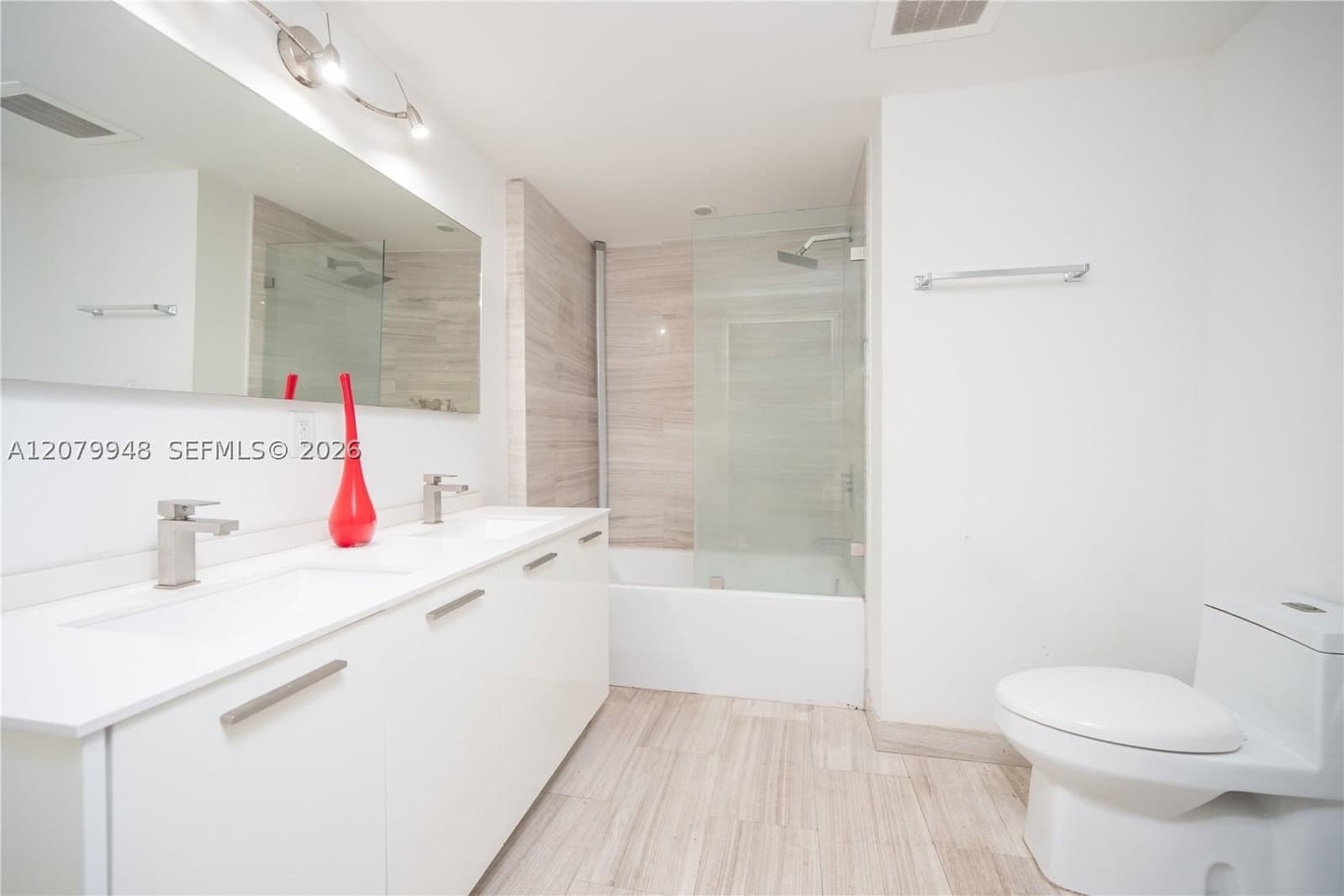 1+1 Condo — 1300 Brickell Bay Dr #710, Miami, FL 33131