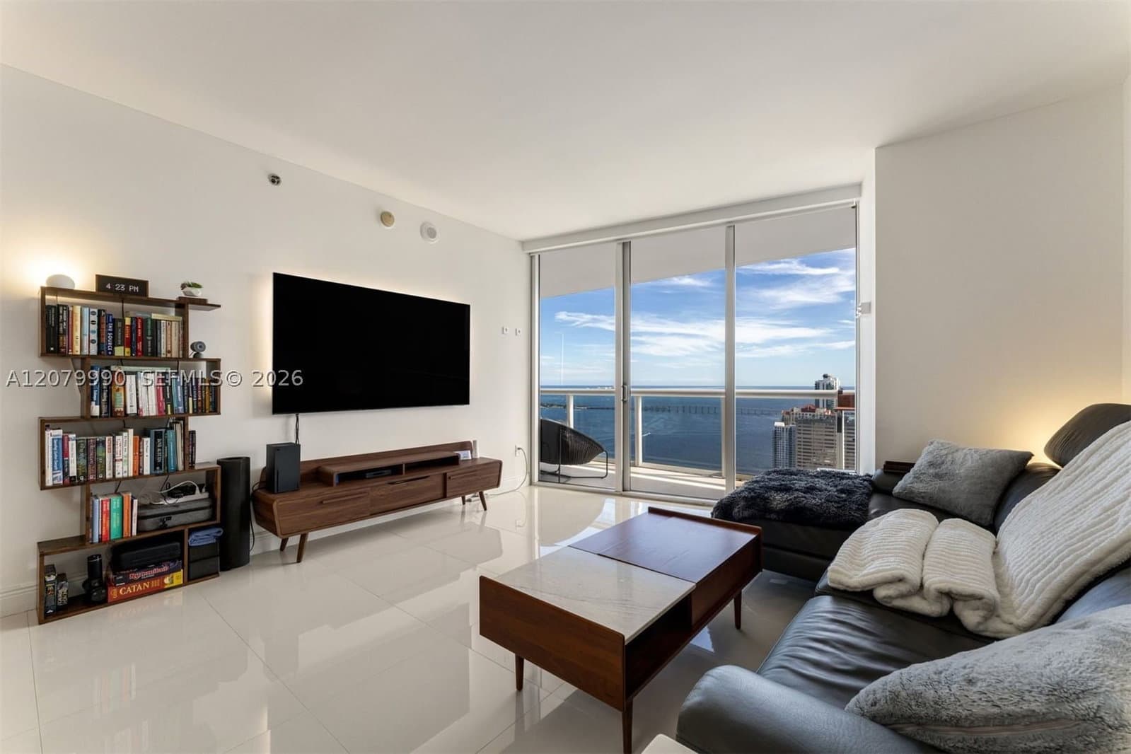 1+1 Condo — 495 Brickell Ave #4709, Miami, FL 33131