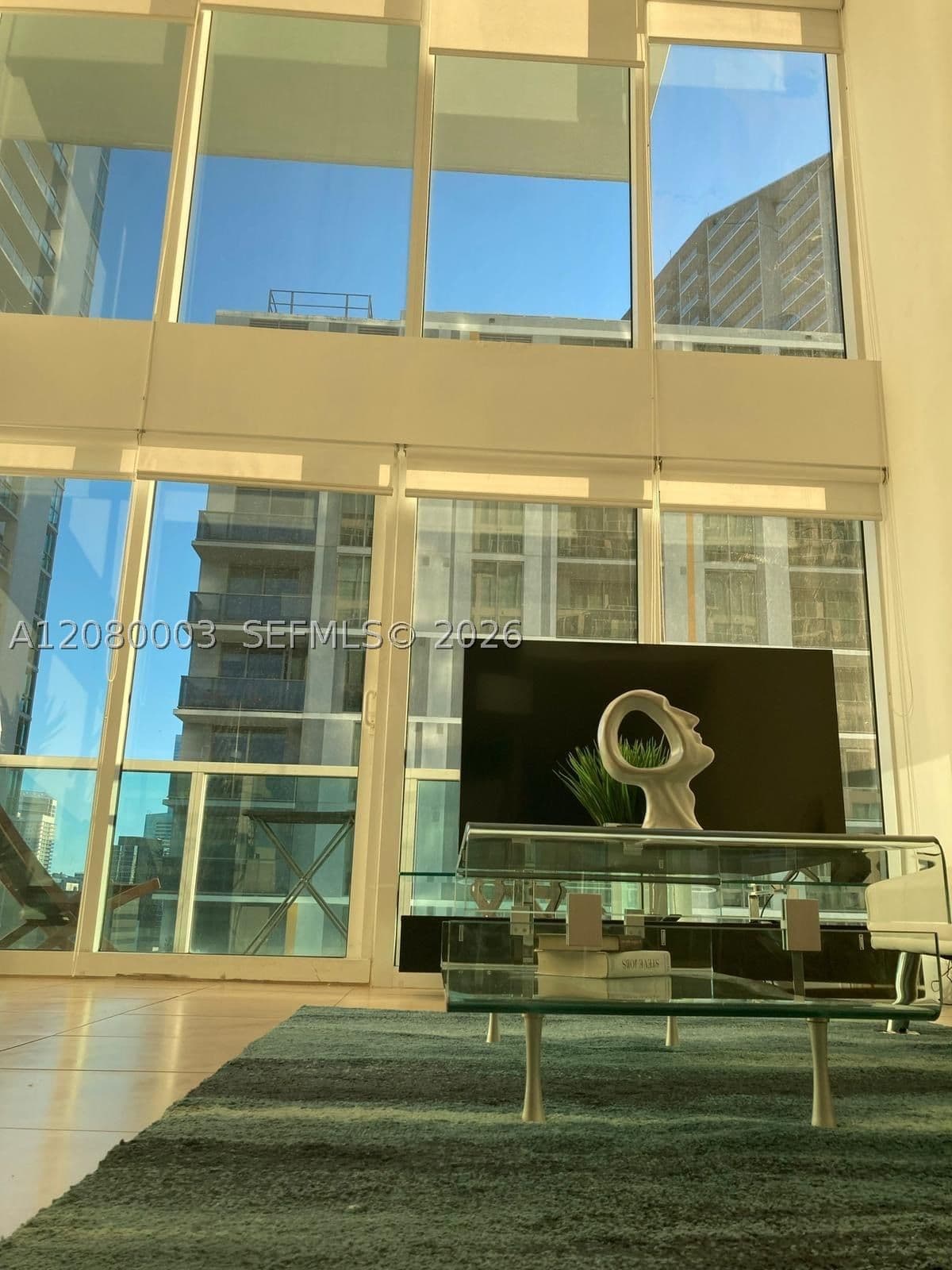 1-bedroom Condo — 41 5th St #1204, Miami, FL 33131