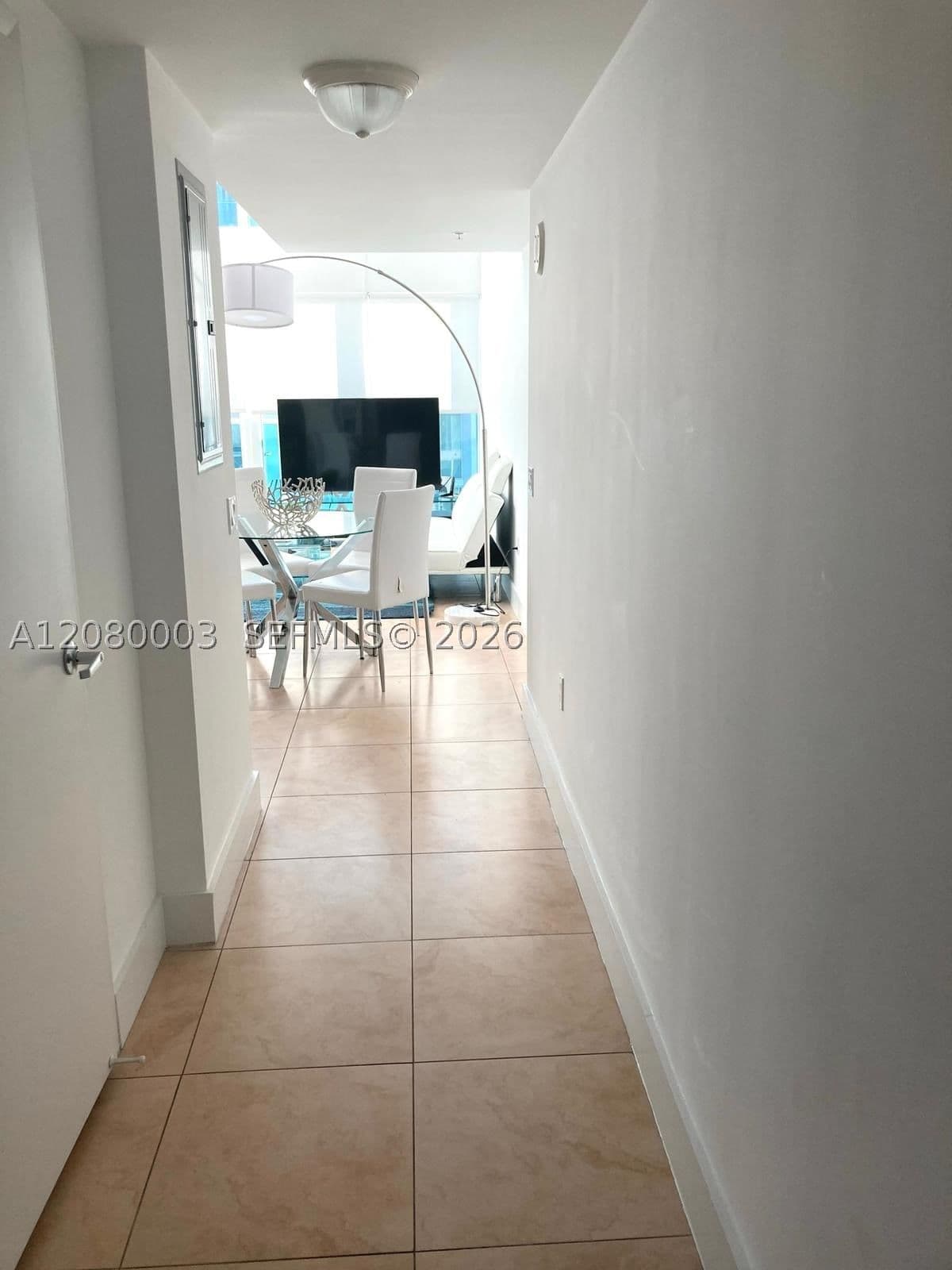 1-bedroom Condo — 41 5th St #1204, Miami, FL 33131