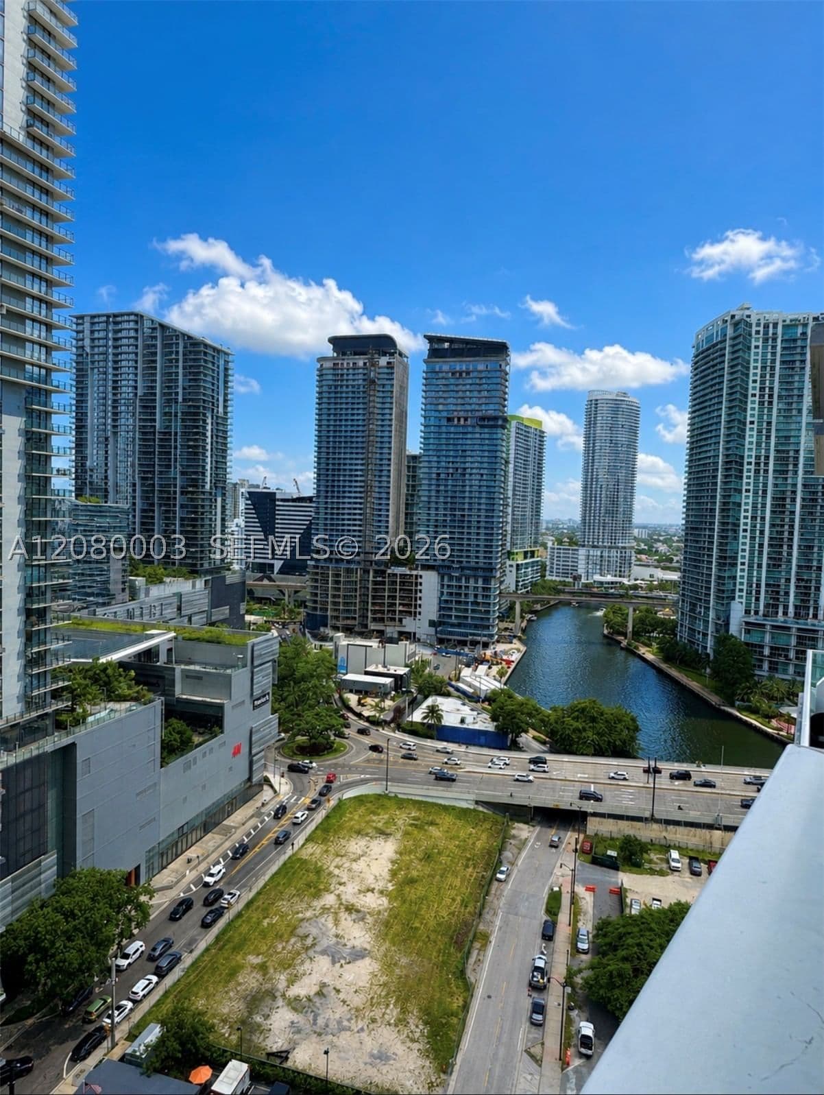 1-bedroom Condo — 41 5th St #1204, Miami, FL 33131