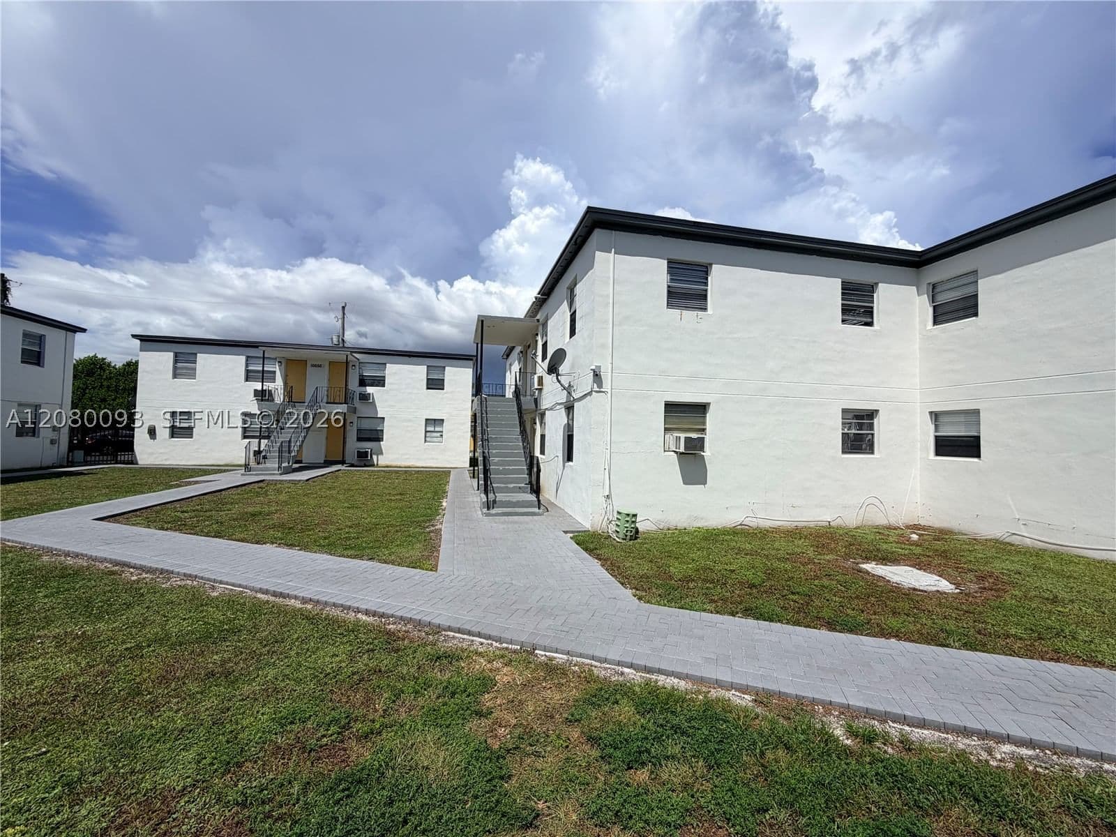 2+1 Mülk — 10040 7 Ct #3-C, Miami, FL 33150
