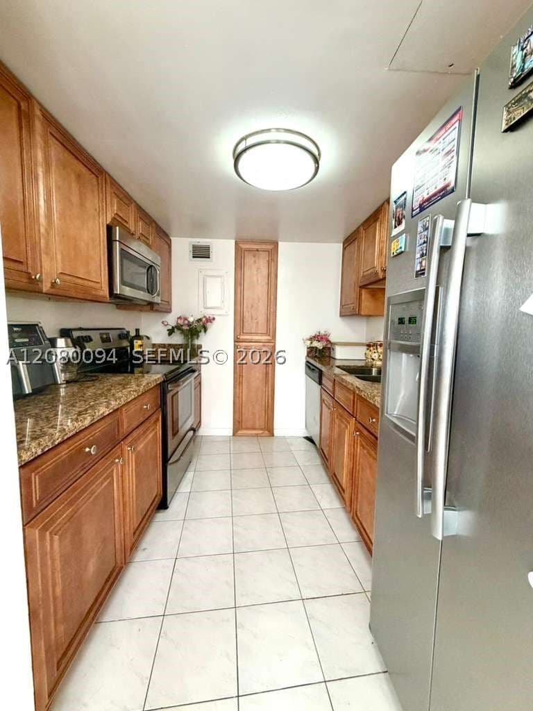 2+1 Condo — Miami Beach, FL 33141