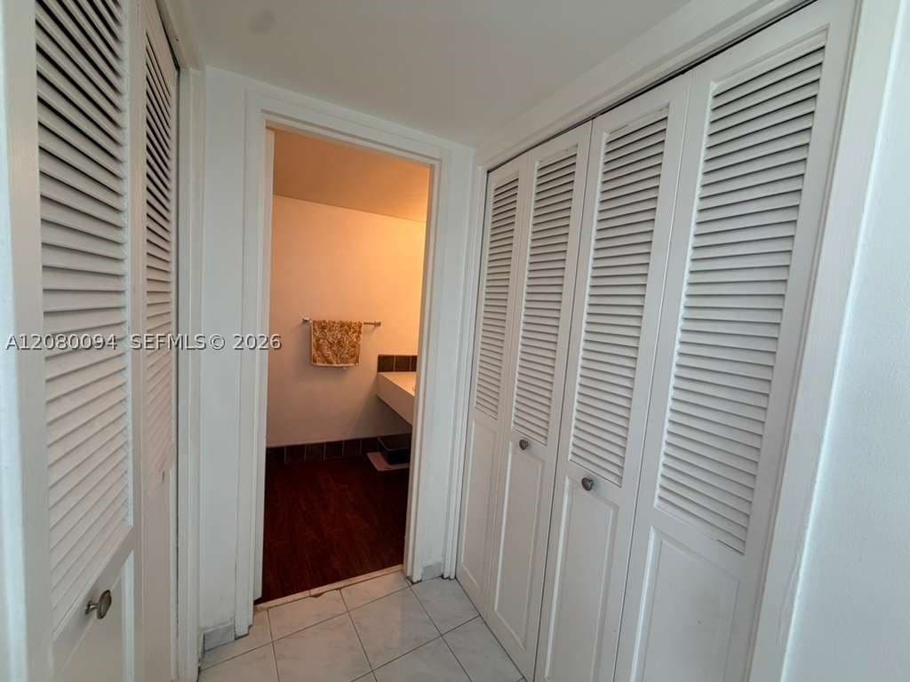 2+1 Condo — Miami Beach, FL 33141