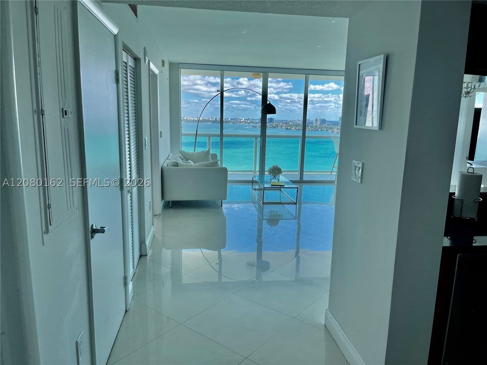 2-bedroom Condo — 1800 Bayshore Dr #2507, Miami, FL 33132