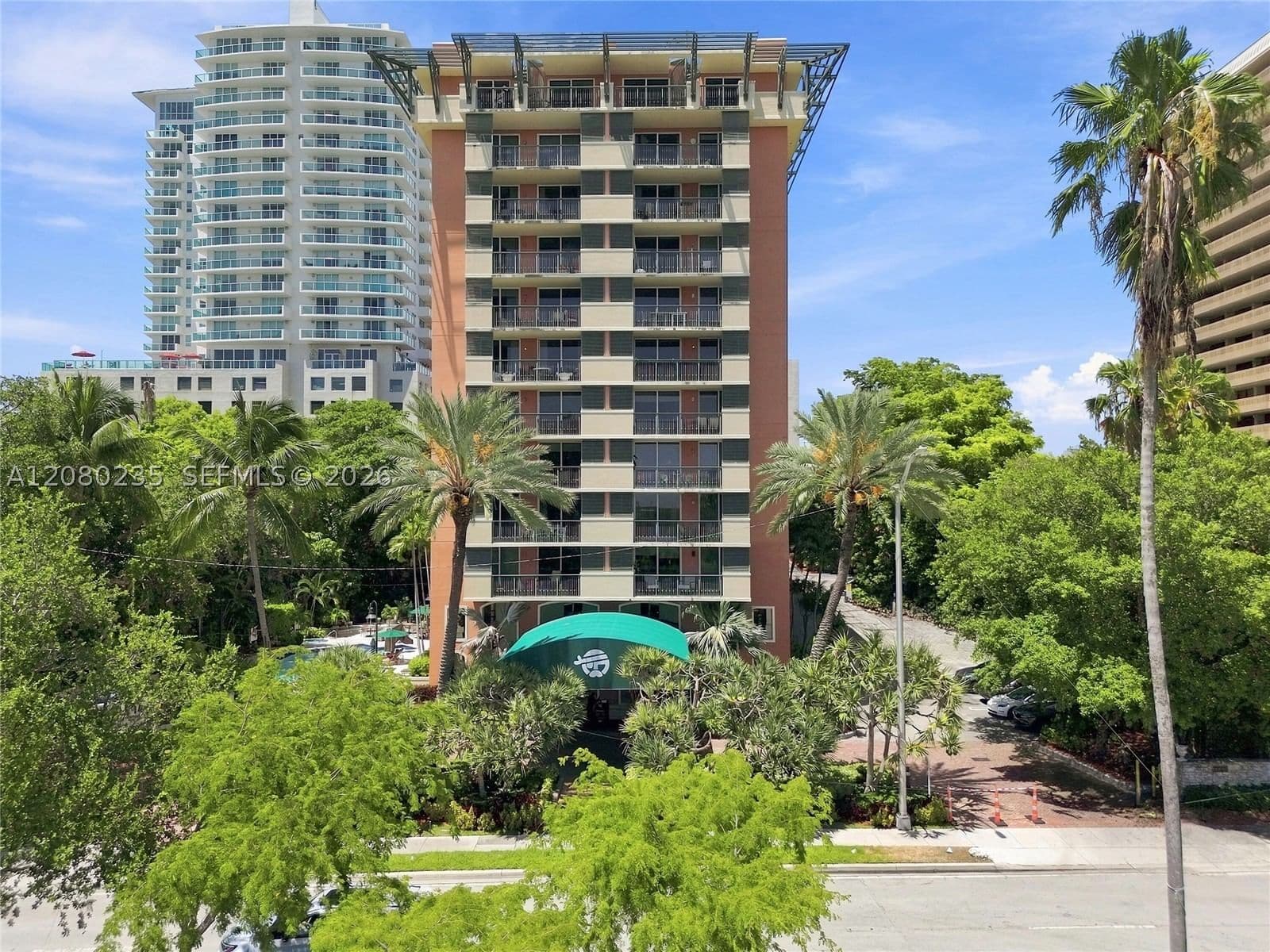 1+1 Condo — 2951 Bayshore Dr #305, Miami, FL 33133