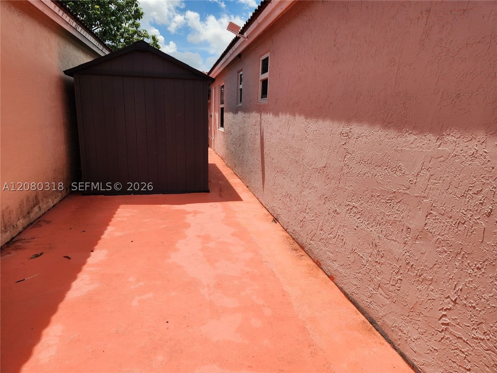 1-bedroom Property — 15014 130th Ct #1, Miami, FL 33186