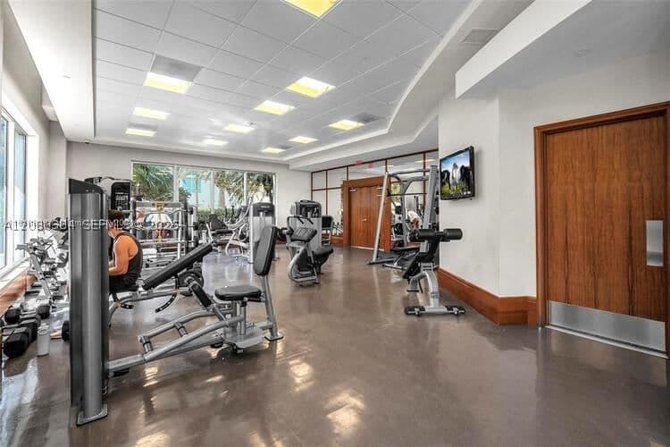 1+1 Condo — 1060 Brickell Ave #2613, Miami, FL 33131