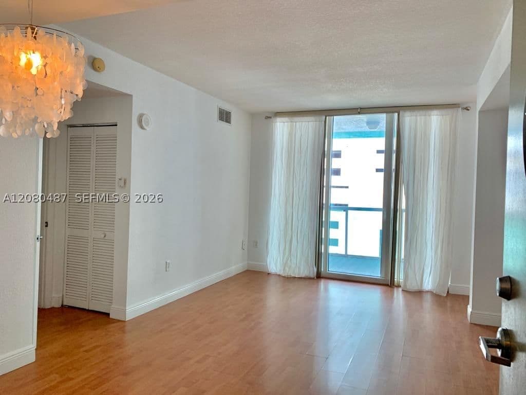 1+1 Condo — 500 29th St #803, Miami, FL 33137