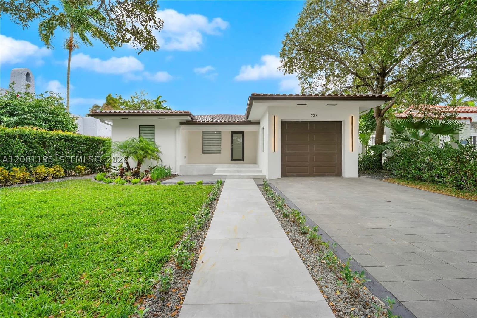 3+1 Müstakil ev — 728 Majorca Ave, Coral Gables, FL 33134