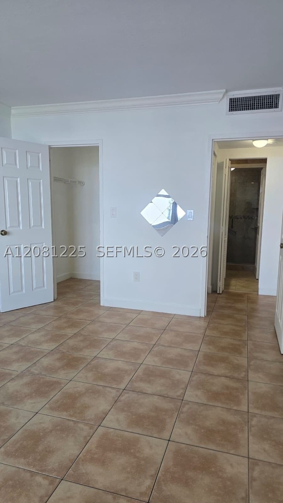 1+1 Condo — 2899 Collins Ave #1005, Miami Beach, FL 33140