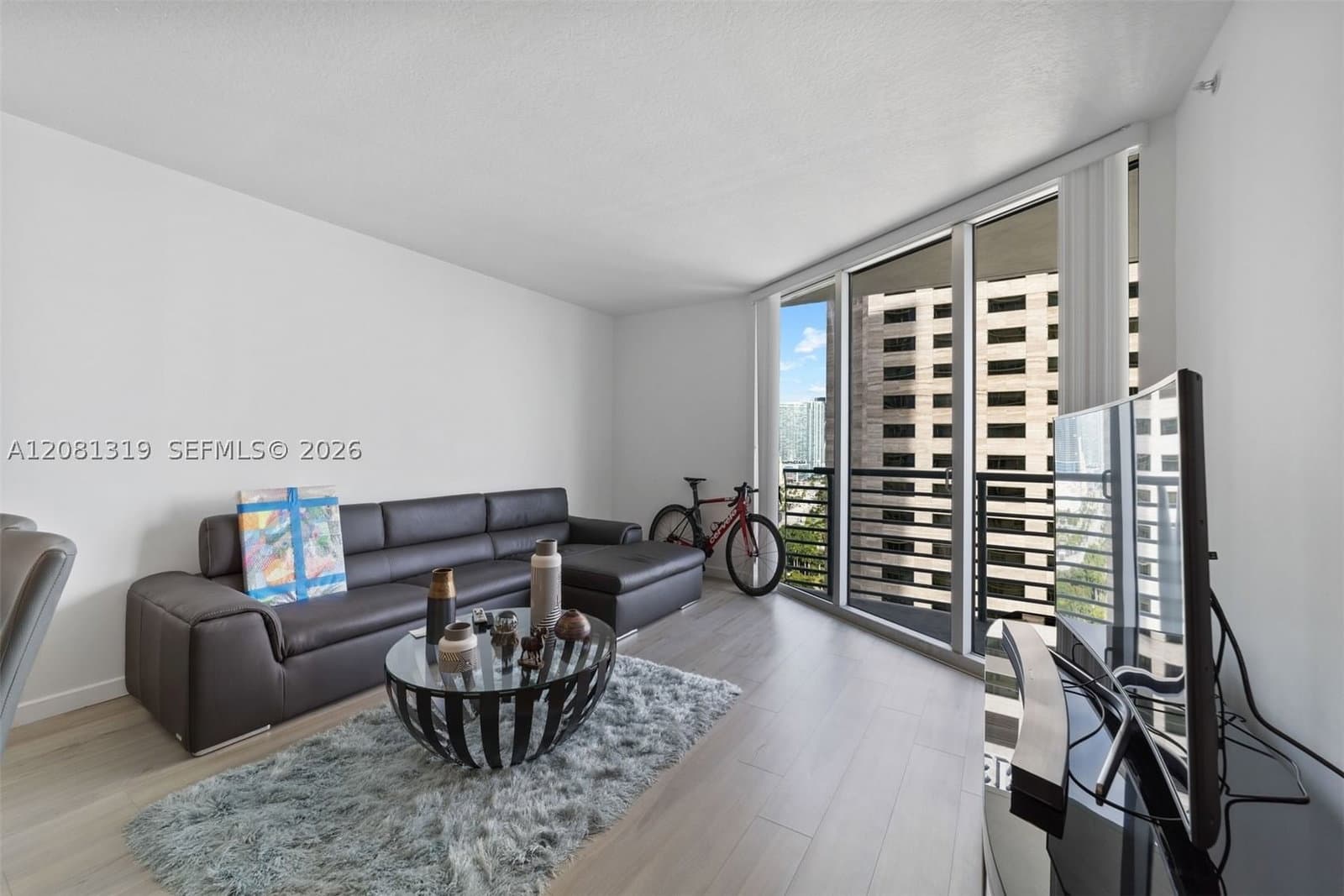 1+1 Condo — 335 Biscayne Blvd #2904, Miami, FL 33131