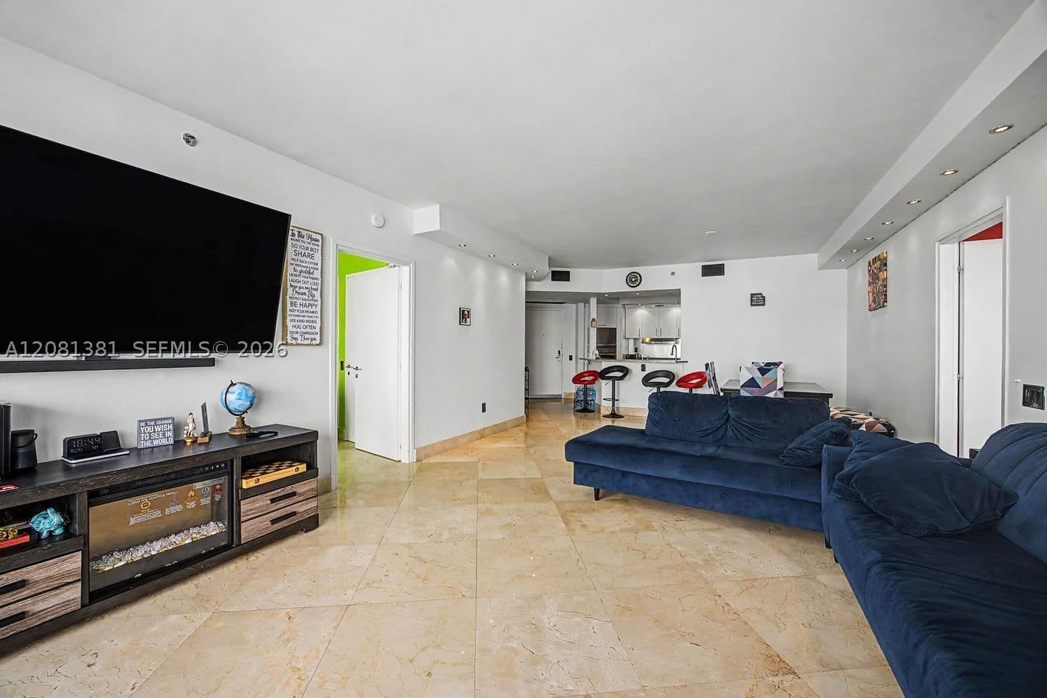2+1 Condo — 450 Alton Rd #2406, Miami Beach, FL 33139