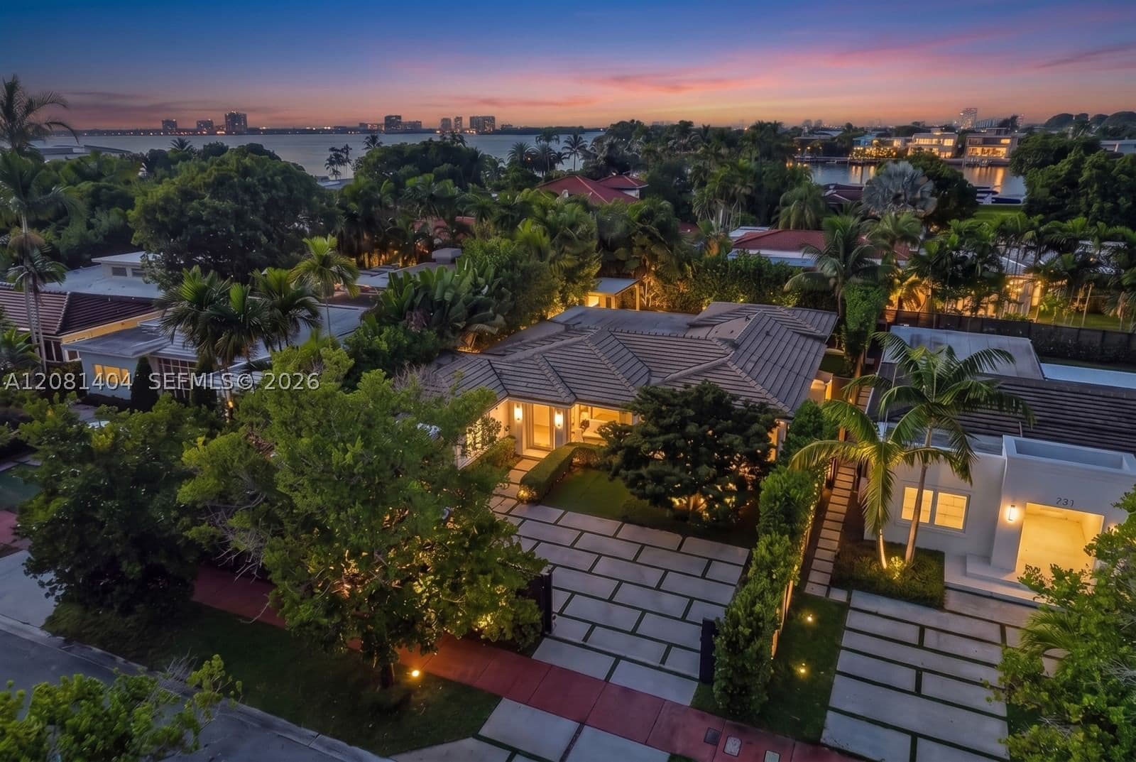3+1 Müstakil ev — 771 Fairway Dr, Miami Beach, FL 33141