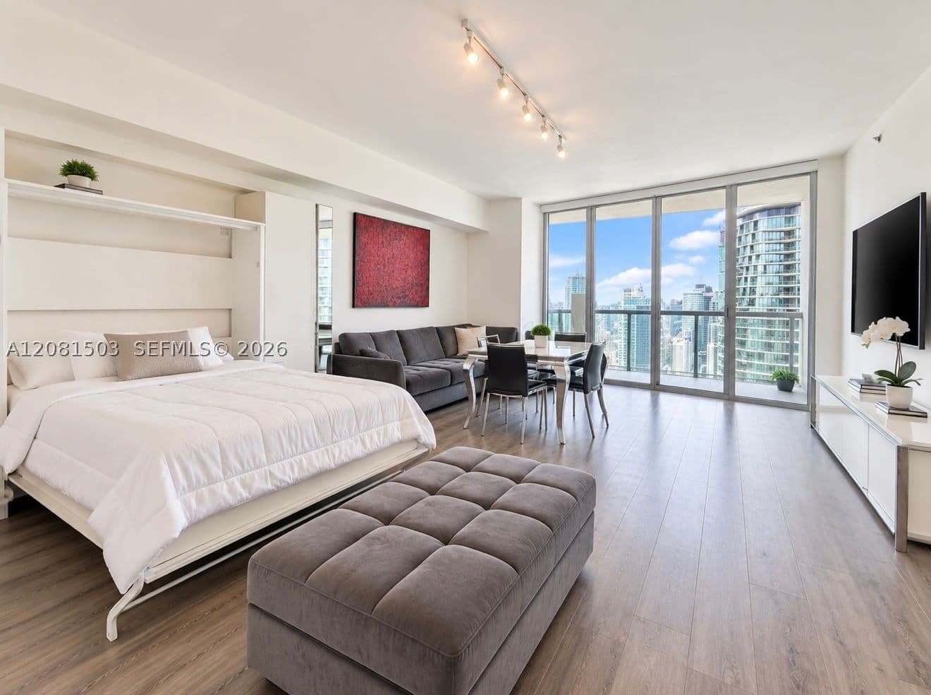 Condo — 475 Brickell Ave #4910, Miami, FL 33131