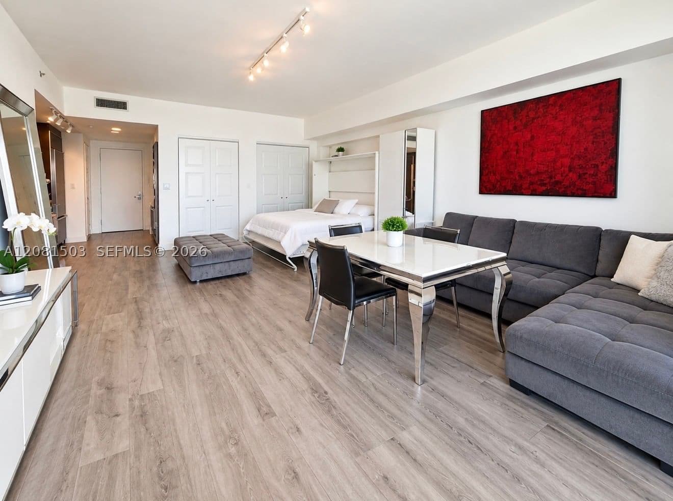 Condo — 475 Brickell Ave #4910, Miami, FL 33131