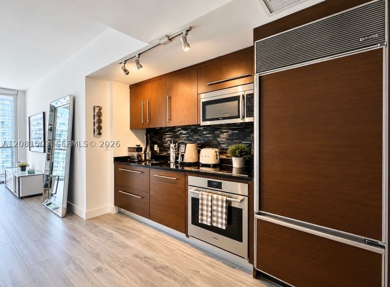 Condo — 475 Brickell Ave #4910, Miami, FL 33131