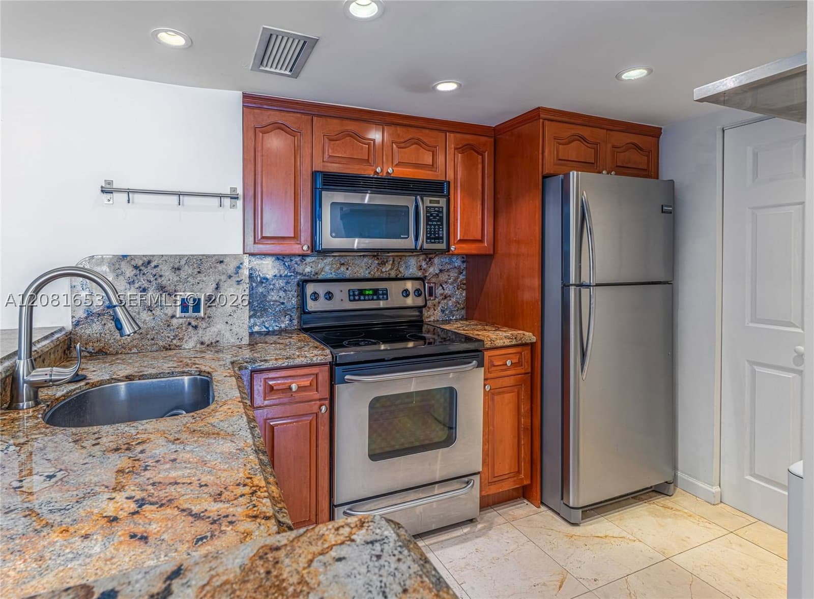 2-bedroom Condo — 770 Claughton Island Dr #1603, Miami, FL 33131